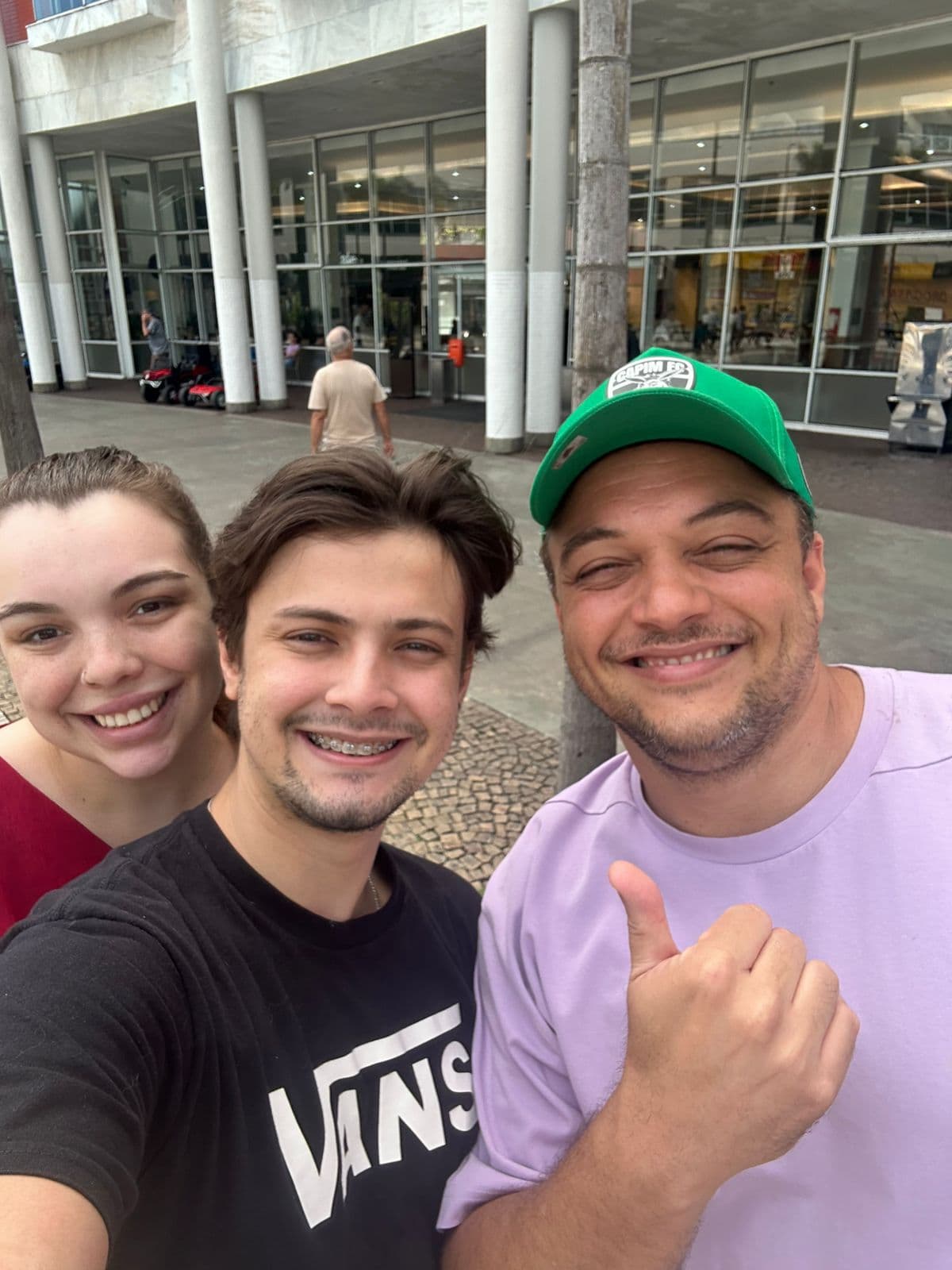NicoleAmaral, ManoW4llker e SkipNho